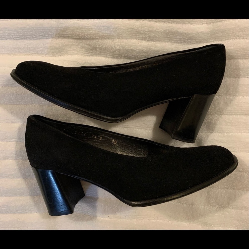 Cole Haan Comfort Flex Black Suede Heel. Size 7.5.โโโโโโโโโโโโโโโโโโโโโโโ